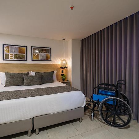 מדיין First Class Hotel מראה חיצוני תמונה
