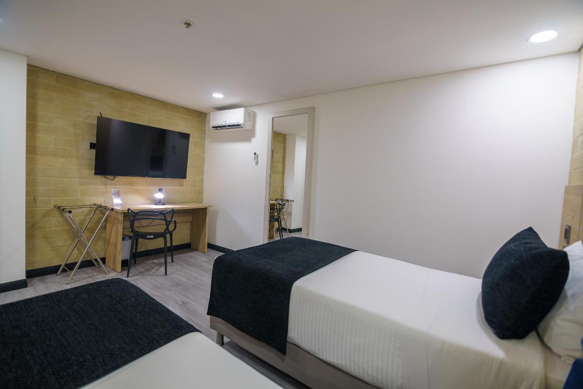 מדיין First Class Hotel מראה חיצוני תמונה