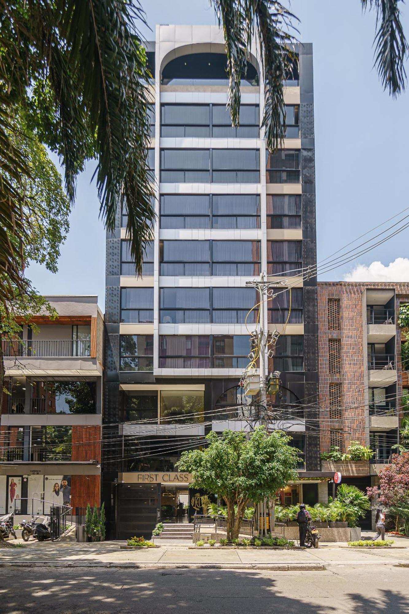 מדיין First Class Hotel מראה חיצוני תמונה